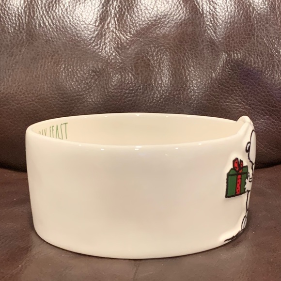 HOLIDAY FEAST Snoopy with Christmas Gift Ceramic Pet Food Bowl Rae Dunn Peanuts - Picture 5 of 8